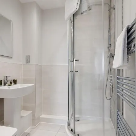 Beautiful 2 Bed In A Converted Mill דירה *