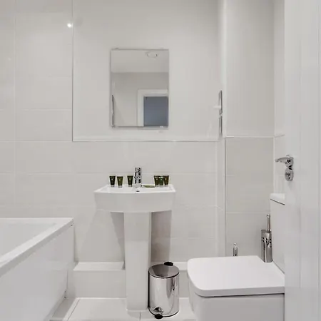Beautiful 2 Bed In A Converted Mill דירה לידס