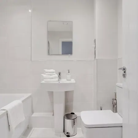 Beautiful 2 Bed In A Converted Mill Apartment *