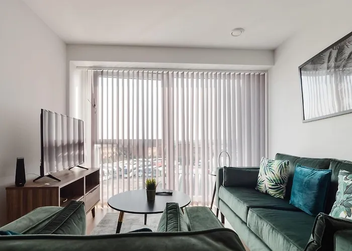 Beautiful 2 Bed In A Converted Mill * לידס