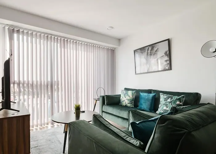 Beautiful 2 Bed In A Converted Mill דירה *